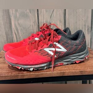 New Balance 690 v2 Red and Black Trail Runners size 9 4E wide